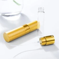 Scenty - Parfum Verstuiver Navulbaar - Mini Parfum Flesje - Reisflesje - Goud -Parfum Luxe Verkoopwinkel 1200x1200 376