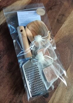 2 Amberblokjes - Geurblokjes - Incl - Schaaltje - Rasp - Organza Zakjes - Geschenkset Vrouwen 11 2 Amberblokjes - Geurblokjes - Incl - Schaaltje - Rasp - Organza Zakjes - Geschenkset Vrouwen -Parfum Luxe Verkoopwinkel 848x1200 3